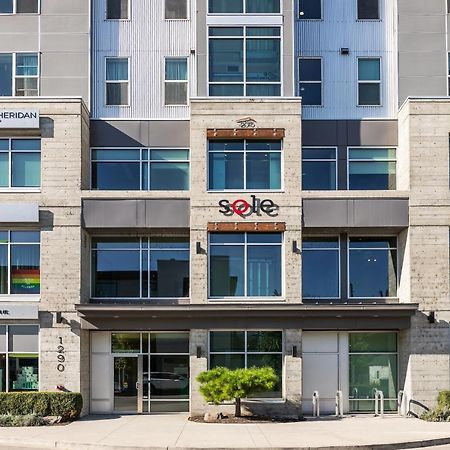 Corner Nest - Luxury Brand New Top Floor 2Bedroom Condo Kelowna Luaran gambar