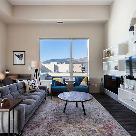Corner Nest - Luxury Brand New Top Floor 2Bedroom Condo Kelowna Luaran gambar