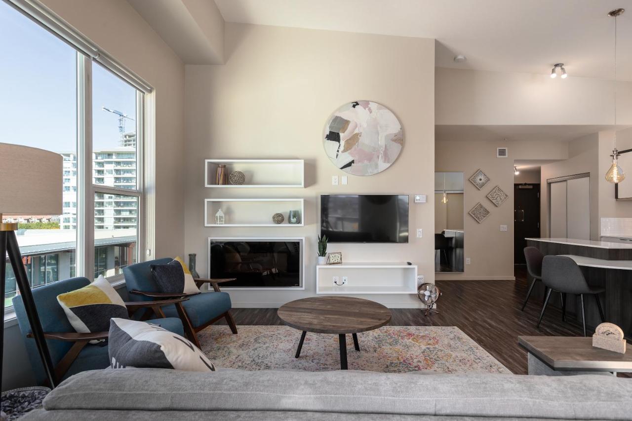 Corner Nest - Luxury Brand New Top Floor 2Bedroom Condo Kelowna Luaran gambar