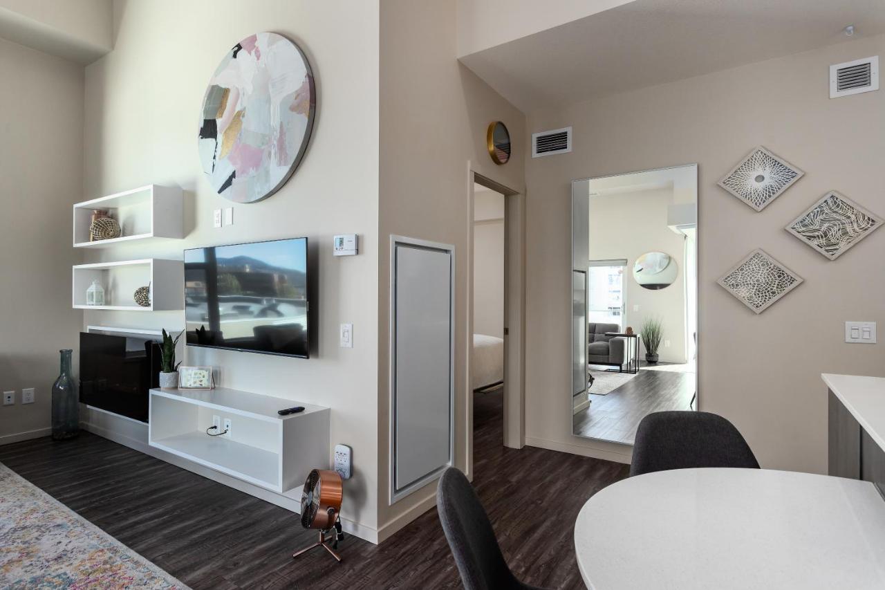 Corner Nest - Luxury Brand New Top Floor 2Bedroom Condo Kelowna Luaran gambar