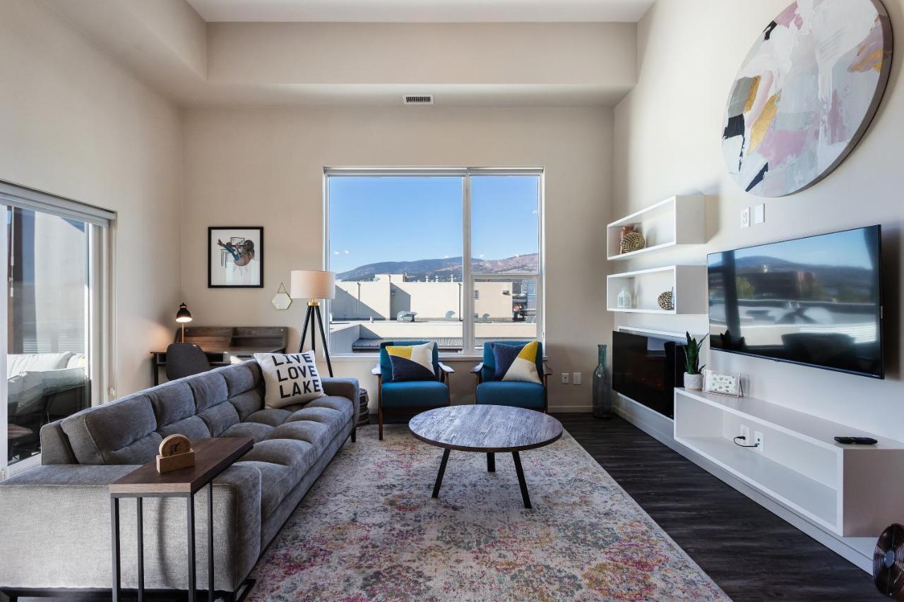 Corner Nest - Luxury Brand New Top Floor 2Bedroom Condo Kelowna Luaran gambar