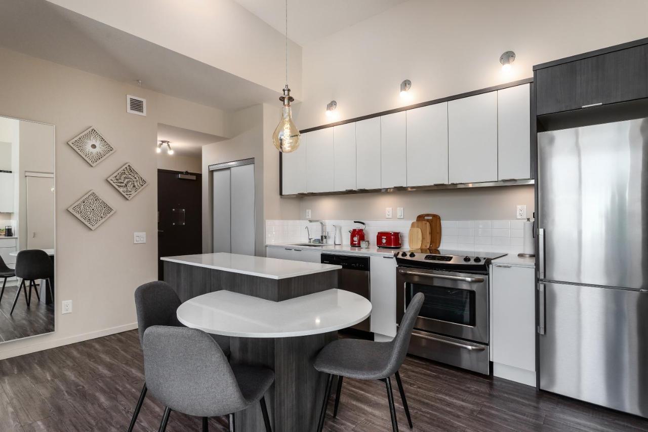 Corner Nest - Luxury Brand New Top Floor 2Bedroom Condo Kelowna Luaran gambar